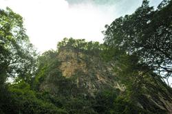 Gunung Pegat: Ngarai Tersembunyi di Tulungagung, Bukti Kuat Bumi Pernah Putus!