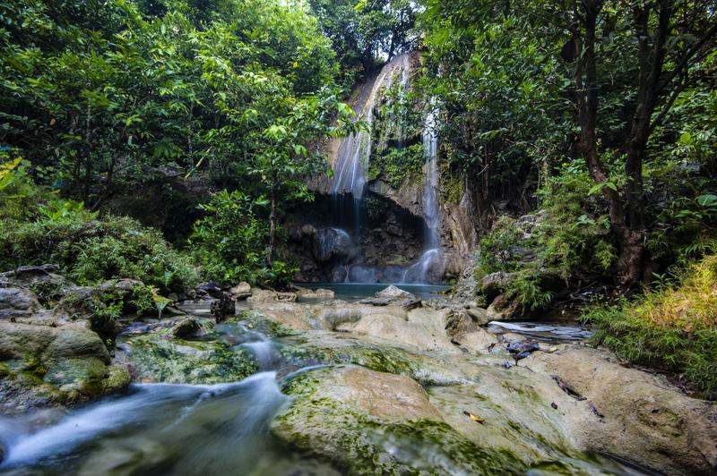 Air Terjun Alam Kandung: Oasis Tersembunyi Tulungagung, Kolam Biru di Tengah Fosil Karang!